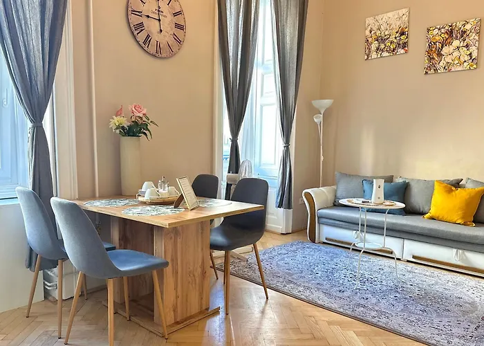 Budapest Palace Apartment - Palace District - Downtown
